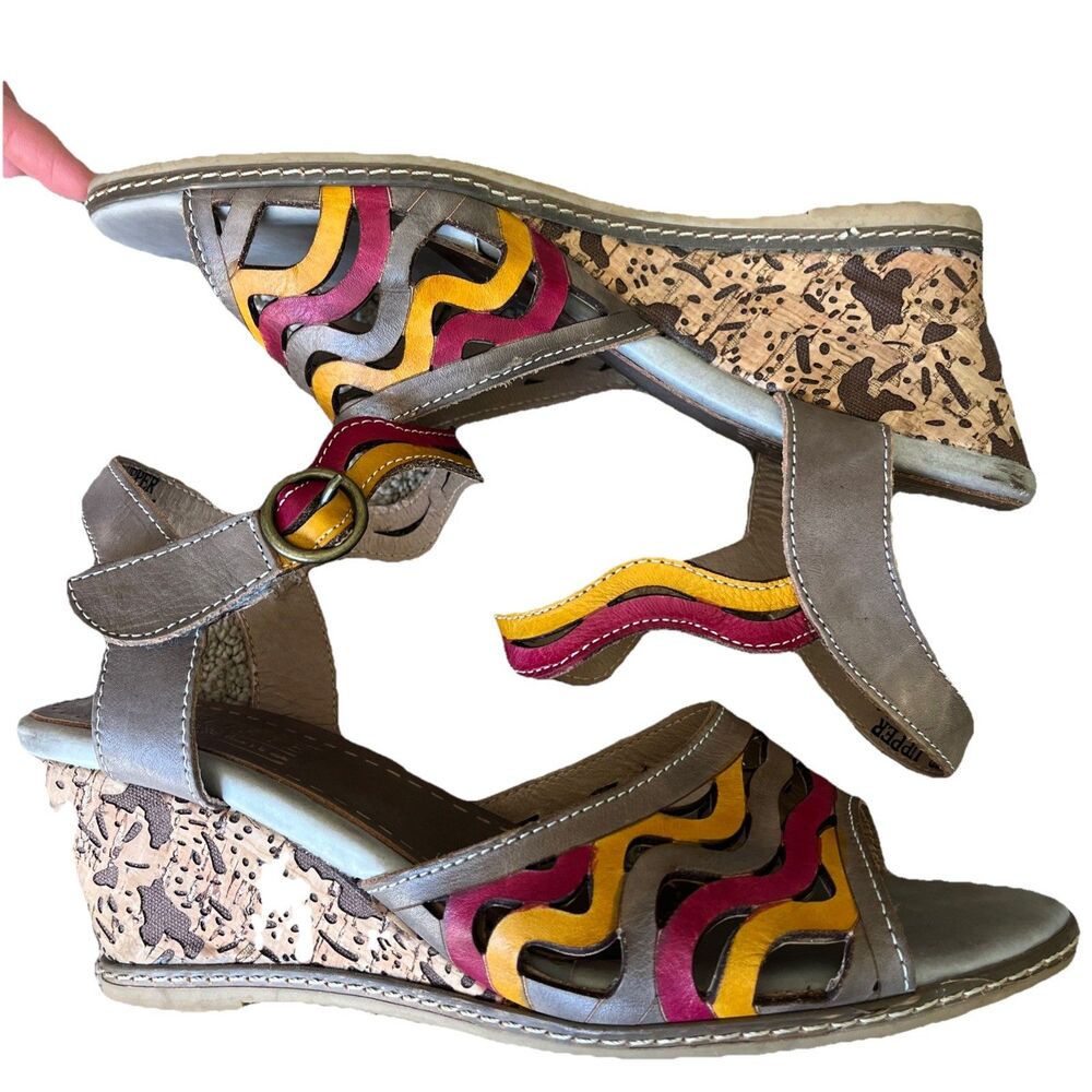 L'Artiste by Spring Step Melania Sz 41 (9.5/10) Leather Sandal Cork Wedge Grey